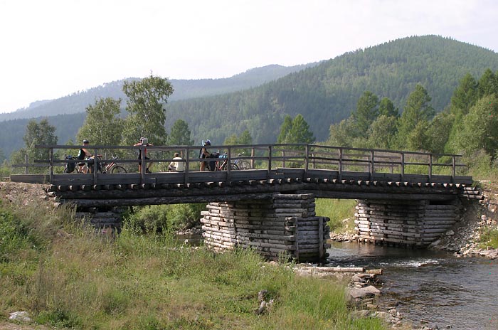 IMG_151 Много деревянных мостов, которые как не странно выдерживают лесовозы.